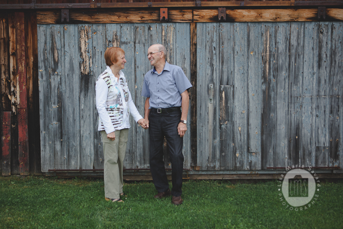 Grandparents romantic session portrait. Séance de couple avec grand-parents au Québec| Lisa-Marie Savard Photographie | Montreal Quebec Saguenay | www.lisamariesavard.com