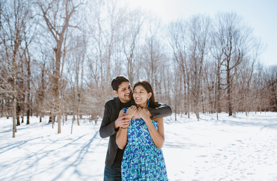 Winter engagement session. Photos de fiançailles à Montréal en hiver Parc Angrignon. Montreal winter engagement session