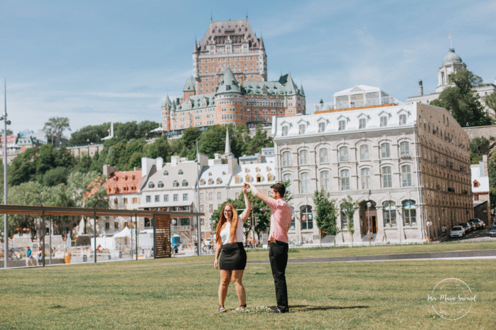 Old Quebec City engagement session. Urban European engagement session. Quebec City wedding photographer. Séance photo dans le Vieux-Québec. Séance fiançailles dans le Vieux-Québec. Photographe de mariage à Québec. Place des Canotiers. Petit Champlain. Vieux Québec Old Quebec |  Lisa-Marie Savard Photographie | Montréal, Québec | www.lisamariesavard.com