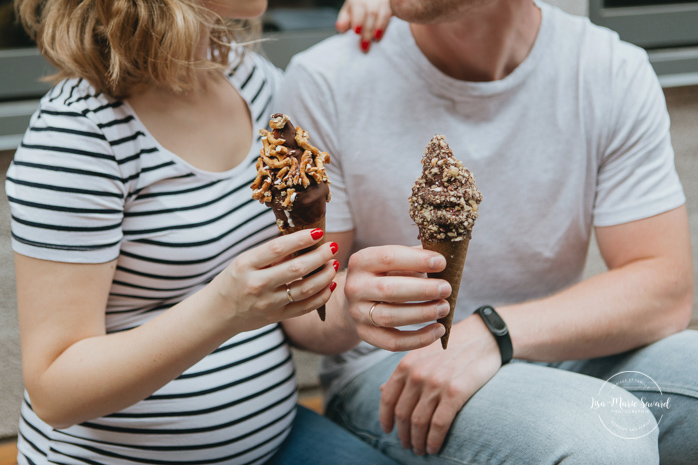 Urban maternity photos. Maternity photos by the river. Maternity photos ice cream. Maternity photos Montreal. Old Port of Montreal maternity session. Séance de maternité dans le Vieux-Port de Montréal. Photographe de maternité à Montréal. Montreal maternity photographer | Lisa-Marie Savard Photographie | Montréal, Québec | www.lisamariesavard.com