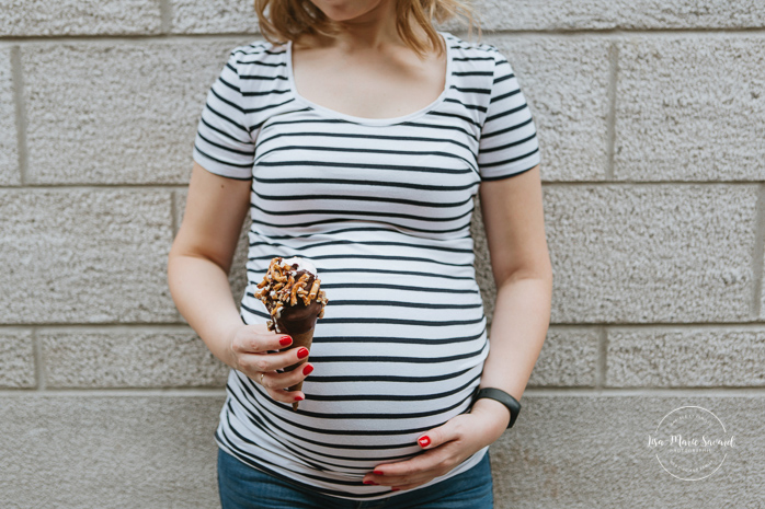 Urban maternity photos. Maternity photos by the river. Maternity photos ice cream. Maternity photos Montreal. Old Port of Montreal maternity session. Séance de maternité dans le Vieux-Port de Montréal. Photographe de maternité à Montréal. Montreal maternity photographer | Lisa-Marie Savard Photographie | Montréal, Québec | www.lisamariesavard.com