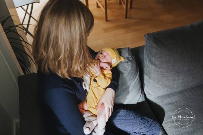 In-home lifestyle newborn session. Newborn session at home. In-home family session. Family session at home. Newborn session ideas. Newborn photos ideas. Séance nouveau-né lifestyle à Villeray. Photographe nouveau-né Montréal. Montreal newborn photographer. Lifestyle newborn session in Villeray | Lisa-Marie Savard Photographie | Montréal, Québec | www.lisamariesavard.com