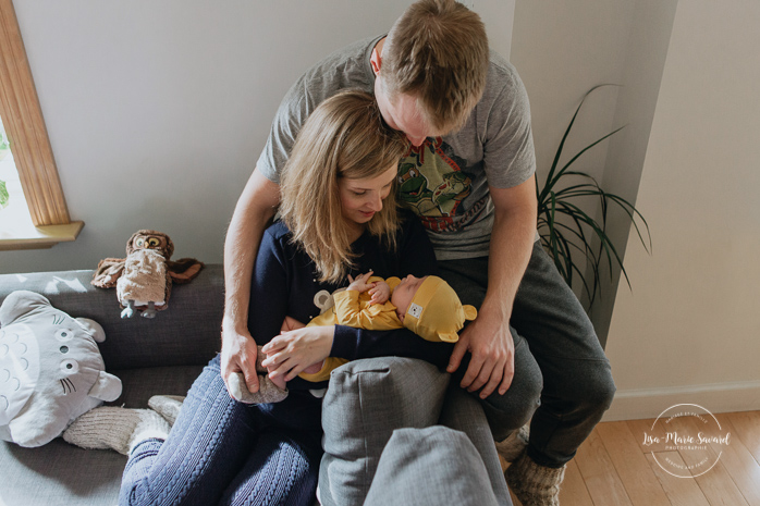 In-home lifestyle newborn session. Newborn session at home. In-home family session. Family session at home. Newborn session ideas. Newborn photos ideas. Séance nouveau-né lifestyle à Villeray. Photographe nouveau-né Montréal. Montreal newborn photographer. Lifestyle newborn session in Villeray | Lisa-Marie Savard Photographie | Montréal, Québec | www.lisamariesavard.com