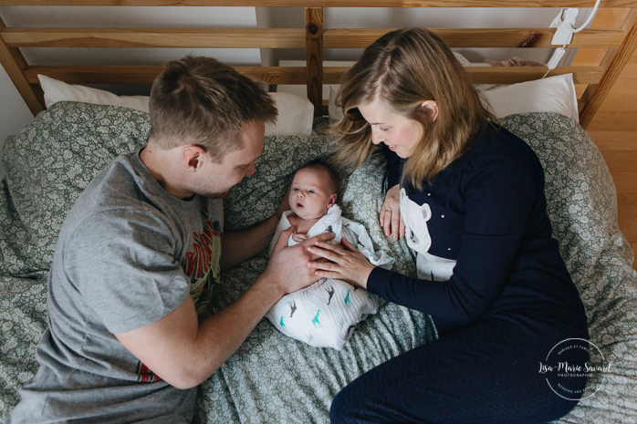 In-home lifestyle newborn session. Newborn session at home. In-home family session. Family session at home. Newborn session ideas. Newborn photos ideas. Séance nouveau-né lifestyle à Villeray. Photographe nouveau-né Montréal. Montreal newborn photographer. Lifestyle newborn session in Villeray | Lisa-Marie Savard Photographie | Montréal, Québec | www.lisamariesavard.com