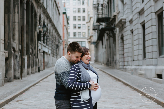 Urban maternity photos in the Old Montreal. Photos de maternité dans le Vieux-Montréal