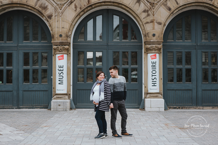 Urban maternity photos in the Old Montreal. Photos de maternité dans le Vieux-Montréal