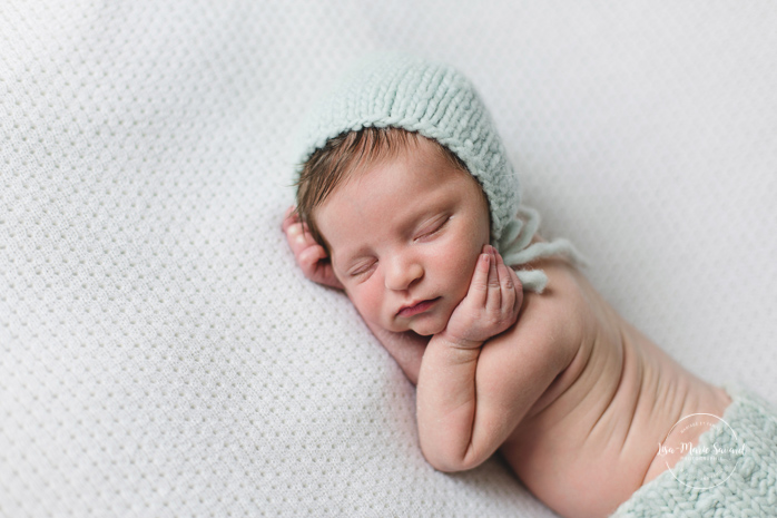 Natural newborn photos. Organic newborn photos. Modern newborn session. Photos de nouveau-né naturelles à Montréal. Montreal natural newborn photos