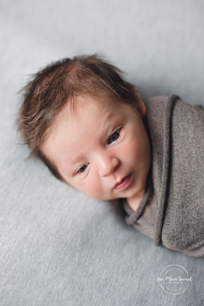 Natural newborn photos. Organic newborn photos. Modern newborn session. Photos de nouveau-né naturelles à Montréal. Montreal natural newborn photos