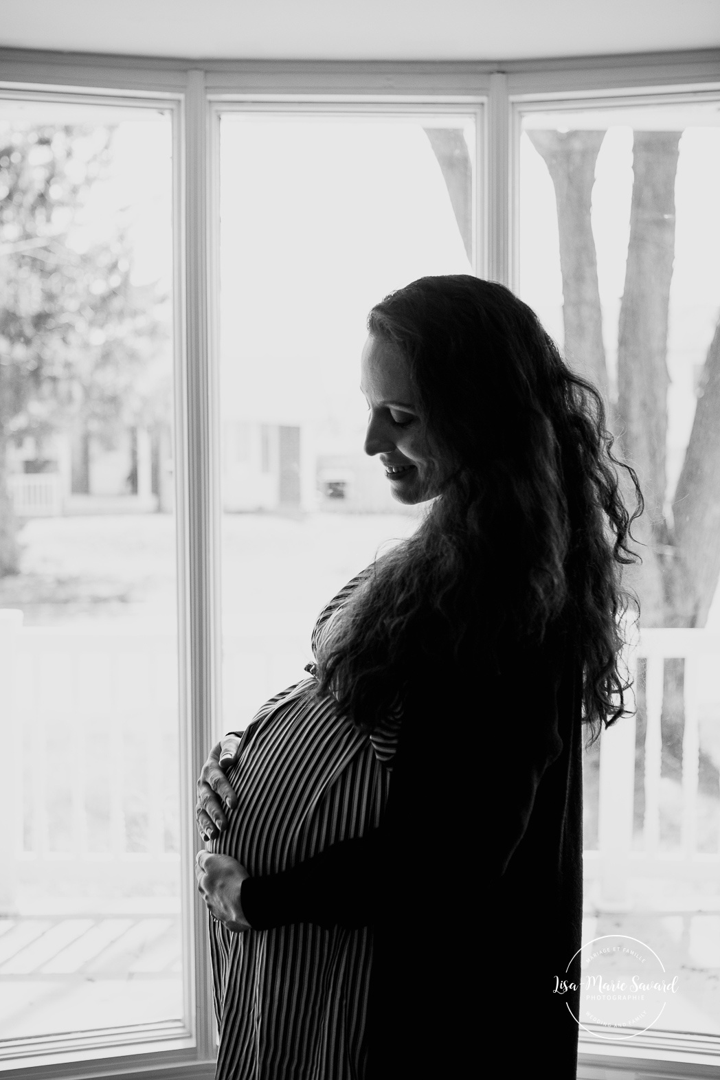 Séance maternité à Montréal. Photos de grossesse à Montréal. Photographe de maternité à Montréal. Montreal maternity photographer. Montreal pregnancy photos.