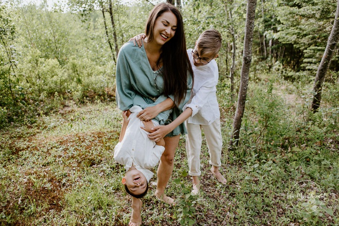 Photographe de famille à Montréal. Séance photo de famille à Montréal. Photos de famille à l'extérieur à Montréal. Montreal family photographer. Montreal family session. Montreal outdoor family photos.