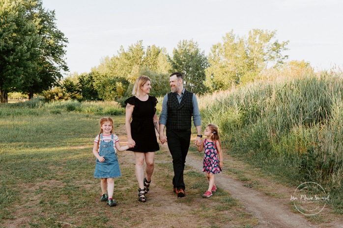 Photographe de famille à Montréal. Séance photo de famille à Montréal. Photos de famille à l'extérieur à Montréal. Montreal family photographer. Montreal family session. Montreal outdoor family photos.