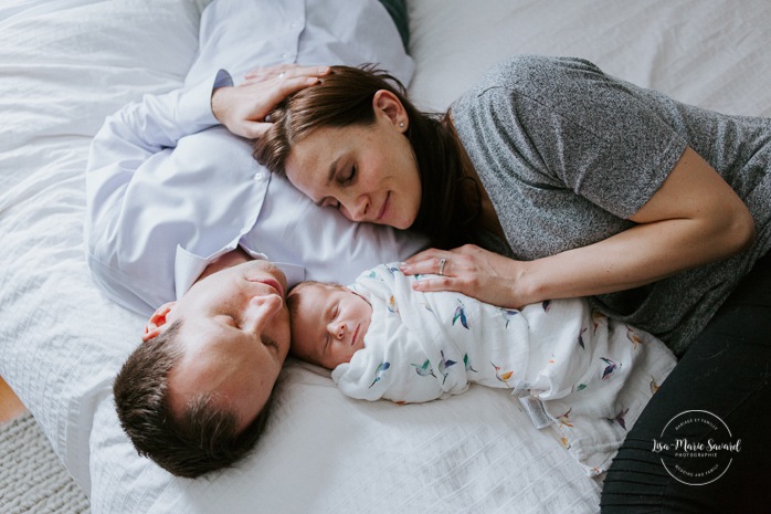 Photographe de nouveau-né à Montréal. Séance nouveau-né lifestyle à Montréal. Photos de nouveau-né à domicile à Montréal. Montreal newborn photographer. Montreal lifestyle newborn session. Montreal in-home newborn photos.