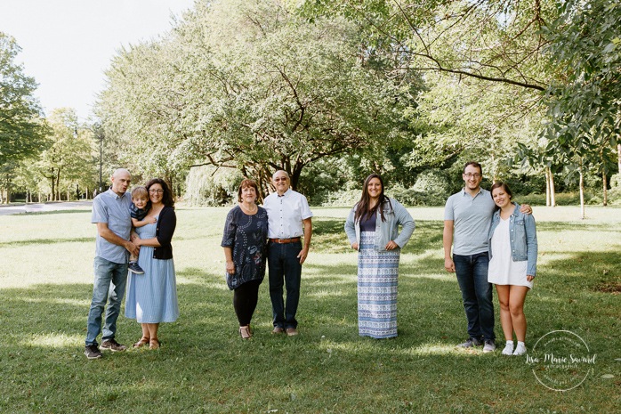 Photographe de famille à Montréal. Séance photo de famille à Montréal. Photos de famille à l'extérieur à Montréal. Montreal family photographer. Montreal family session. Montreal outdoor family photos.