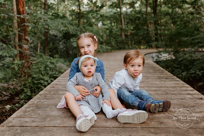 Photographe de famille à Montréal. Séance photo de famille à Montréal. Photos de famille à l'extérieur à Montréal. Montreal family photographer. Montreal family session. Montreal outdoor family photos.