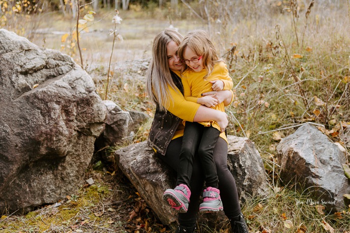 Photographe de famille à Montréal. Séance photo de famille à Montréal. Photos de famille à l'extérieur à Montréal. Montreal family photographer. Montreal family session. Montreal outdoor family photos.