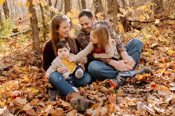 Photographe de famille à Montréal. Séance photo de famille à Montréal. Photos de famille à l'extérieur à Montréal. Montreal family photographer. Montreal family session. Montreal outdoor family photos.