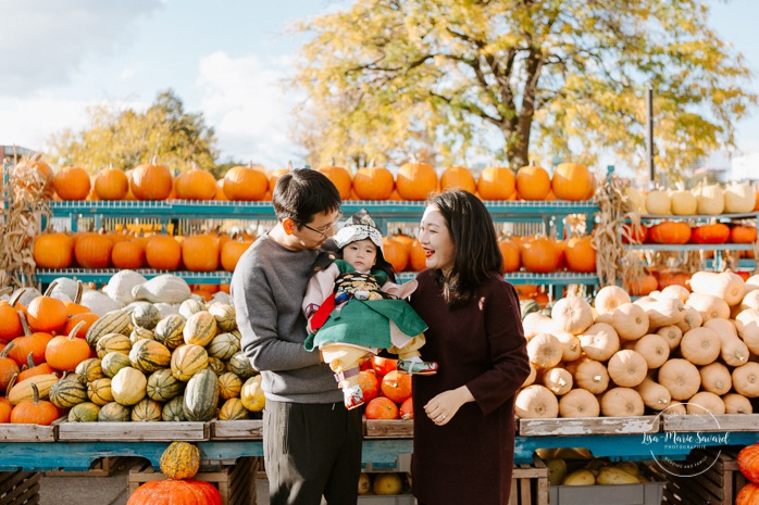 Photographe de famille à Montréal. Séance photo de famille à Montréal. Photos de famille à l'extérieur à Montréal. Montreal family photographer. Montreal family session. Montreal outdoor family photos.