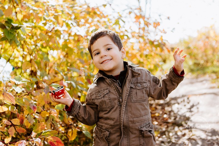 Photographe de famille à Montréal. Séance photo de famille à Montréal. Photos de famille à l'extérieur à Montréal. Montreal family photographer. Montreal family session. Montreal outdoor family photos.