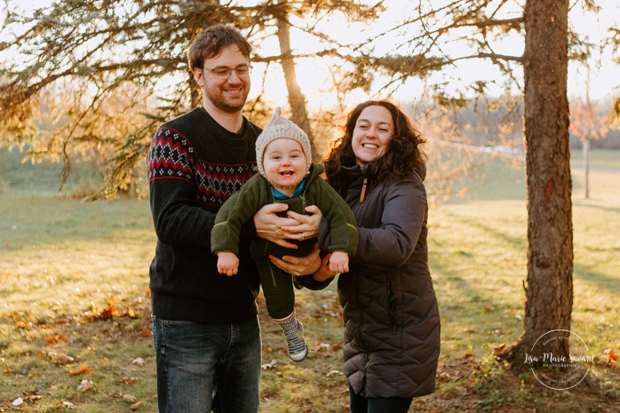 Photographe de famille à Montréal. Séance photo de famille à Montréal. Photos de famille à l'extérieur à Montréal. Montreal family photographer. Montreal family session. Montreal outdoor family photos.