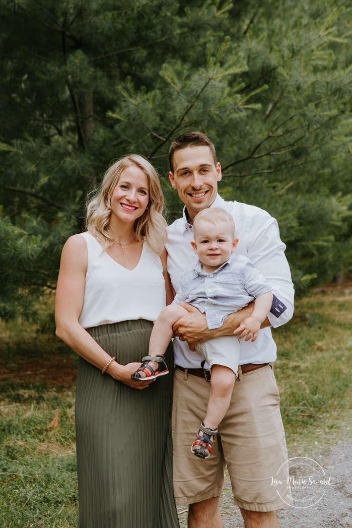 Photographe de famille à Montréal. Séance photo de famille à Montréal. Photos de famille à l'extérieur à Montréal. Montreal family photographer. Montreal family session. Montreal outdoor family photos.