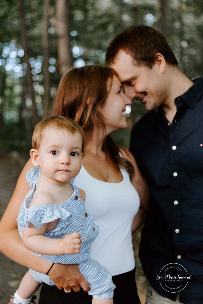 Photographe de famille à Montréal. Séance photo de famille à Montréal. Photos de famille à l'extérieur à Montréal. Montreal family photographer. Montreal family session. Montreal outdoor family photos.