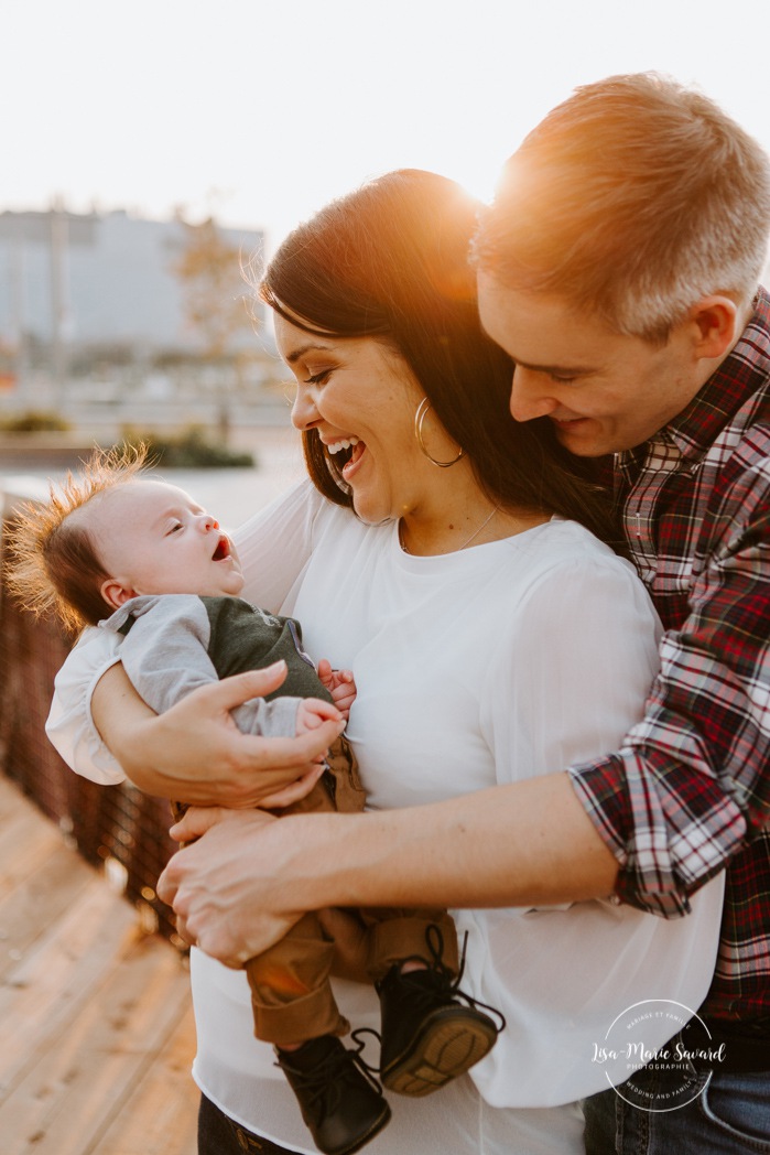 Photographe de nouveau-né à Montréal. Séance nouveau-né lifestyle à Montréal. Photos de nouveau-né à domicile à Montréal. Montreal newborn photographer. Montreal lifestyle newborn session. Montreal in-home newborn photos.