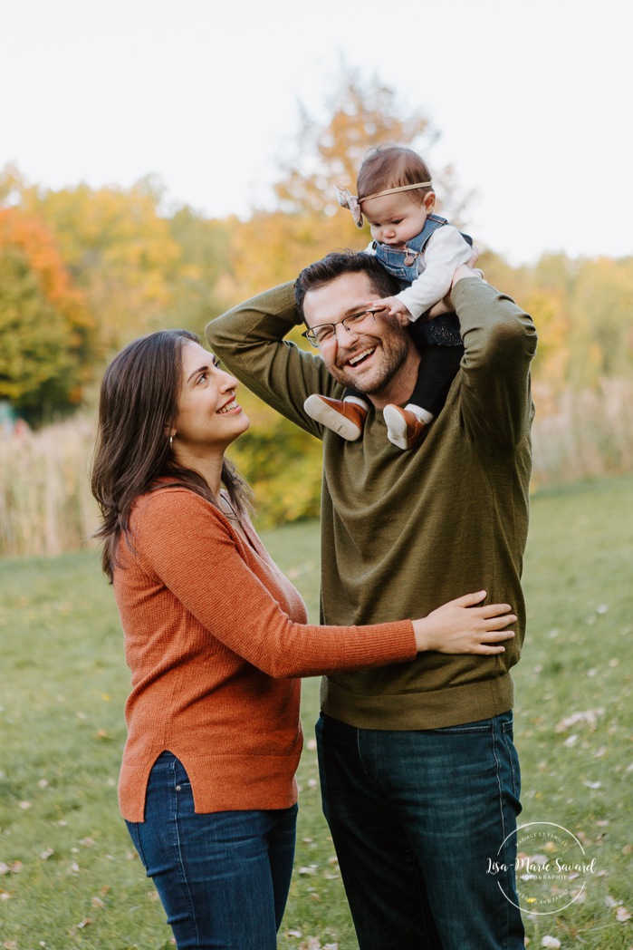 Photographe de famille à Montréal. Séance photo de famille à Montréal. Photos de famille à l'extérieur à Montréal. Montreal family photographer. Montreal family session. Montreal outdoor family photos.