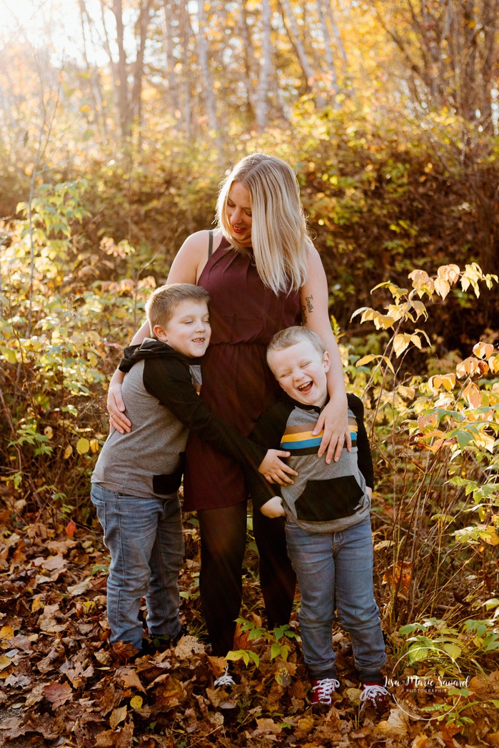 Photographe de famille à Montréal. Séance photo de famille à Montréal. Photos de famille à l'extérieur à Montréal. Montreal family photographer. Montreal family session. Montreal outdoor family photos.