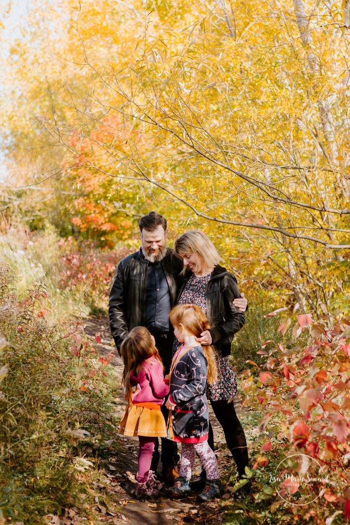 Photographe de famille à Montréal. Séance photo de famille à Montréal. Photos de famille à l'extérieur à Montréal. Montreal family photographer. Montreal family session. Montreal outdoor family photos.