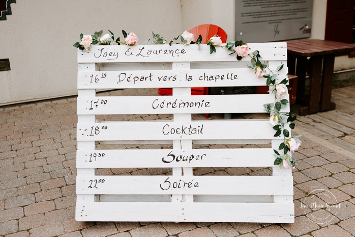 Rustic wedding decor. DIY wedding decor. Photographe de mariage en Mauricie. Mariage Le Baluchon Éco-Villégiature. 
