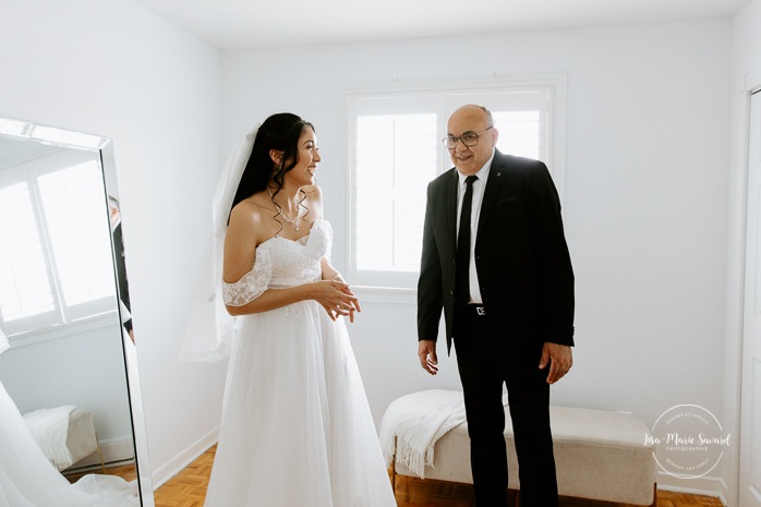 Father daughter wedding first look photos. First look with father of the bride. Mariage à Sous le charme des Érables Cabane à sucre Constantin. Photographe de mariage Laurentides. Laurentides wedding photographer. Sugar shack wedding.