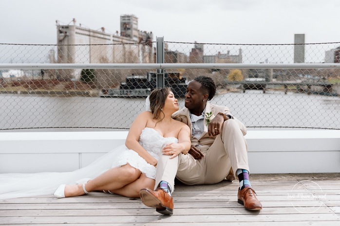 Urban wedding photos. Downtown wedding photos. Urban elopement photos. Old Montreal wedding photos. Montreal elopement wedding. Elopement à Montréal. Fugue amoureuse Montréal. Photographe de mariage à Montréal. Montreal wedding photographer.