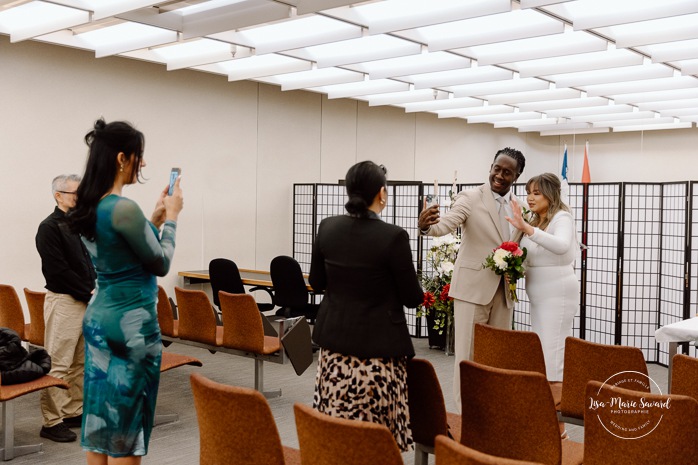 Montreal elopement wedding. Montreal courthouse elopement. Elopement à Montréal. Fugue amoureuse Montréal. Mariage au Palais de Justice de Montréal. Photographe de mariage à Montréal. Montreal wedding photographer.