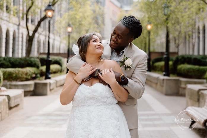 Urban wedding photos. Downtown wedding photos. Urban elopement photos. Old Montreal wedding photos. Montreal elopement wedding. Elopement à Montréal. Fugue amoureuse Montréal. Photographe de mariage à Montréal. Montreal wedding photographer.