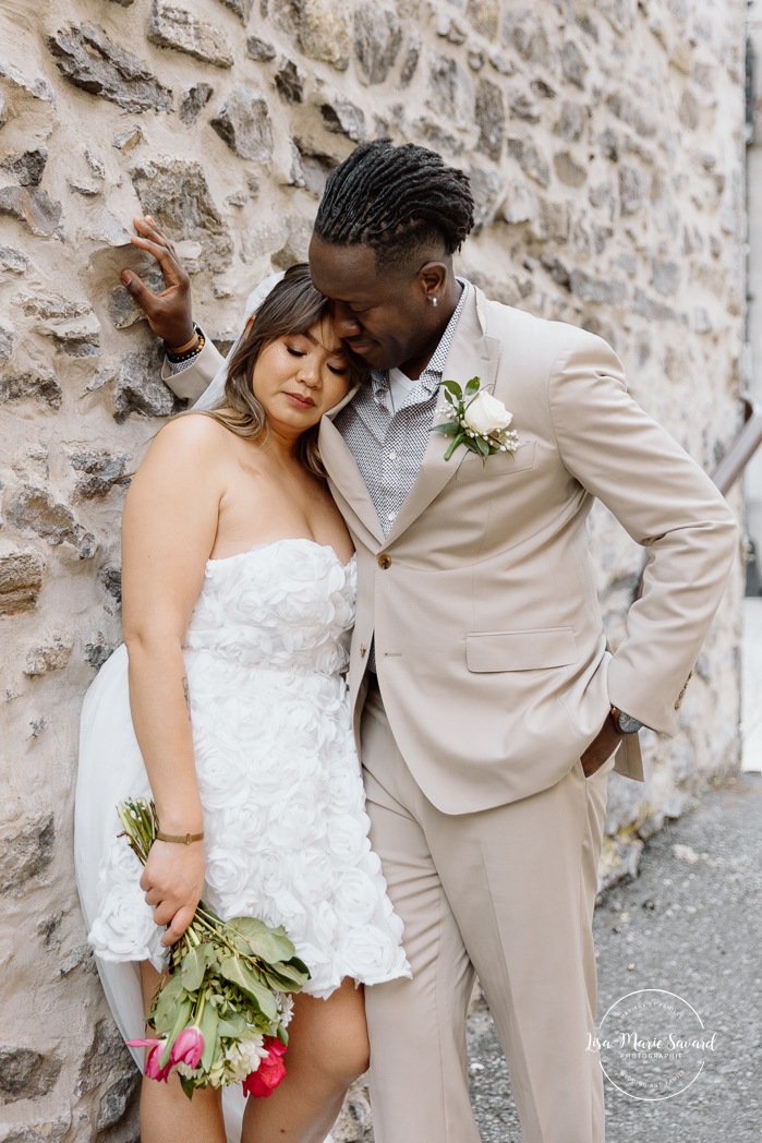 Urban wedding photos. Downtown wedding photos. Urban elopement photos. Old Montreal wedding photos. Montreal elopement wedding. Elopement à Montréal. Fugue amoureuse Montréal. Photographe de mariage à Montréal. Montreal wedding photographer.