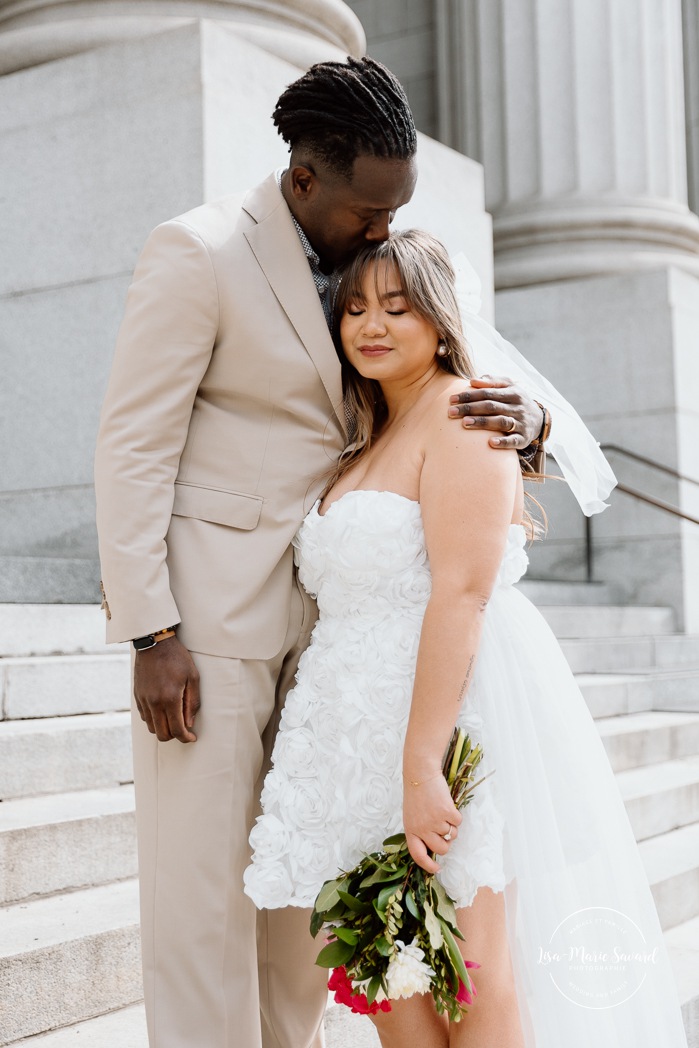 Urban wedding photos. Downtown wedding photos. Urban elopement photos. Old Montreal wedding photos. Montreal elopement wedding. Elopement à Montréal. Fugue amoureuse Montréal. Photographe de mariage à Montréal. Montreal wedding photographer.