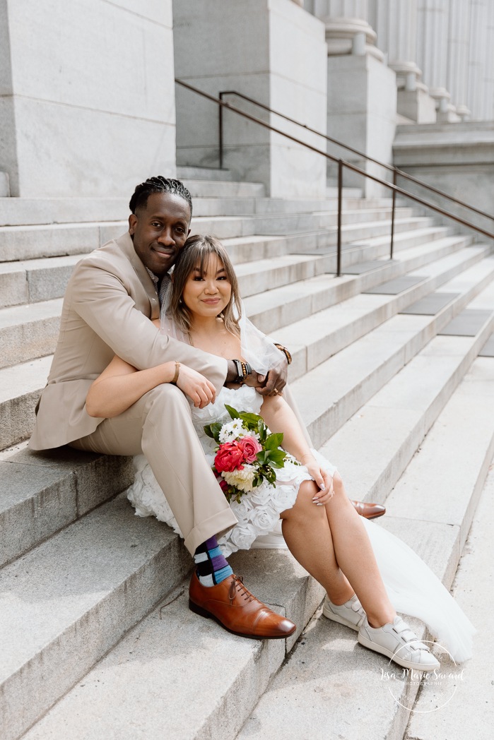 Urban wedding photos. Downtown wedding photos. Urban elopement photos. Old Montreal wedding photos. Montreal elopement wedding. Elopement à Montréal. Fugue amoureuse Montréal. Photographe de mariage à Montréal. Montreal wedding photographer.