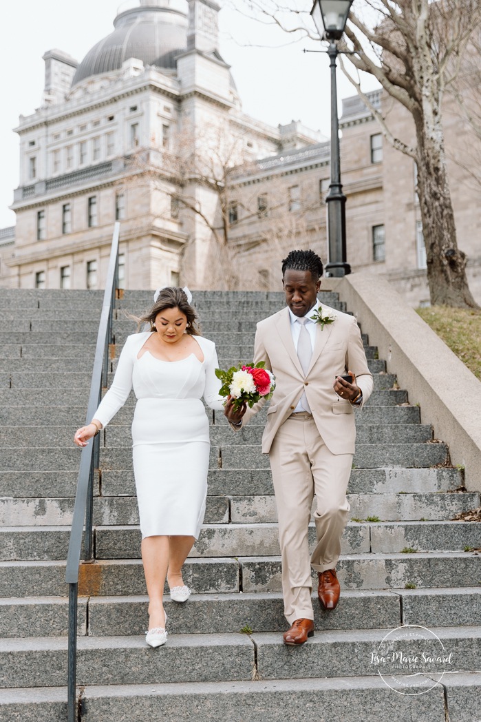 Montreal elopement wedding. Montreal courthouse elopement. Elopement à Montréal. Fugue amoureuse Montréal. Mariage au Palais de Justice de Montréal. Photographe de mariage à Montréal. Montreal wedding photographer.