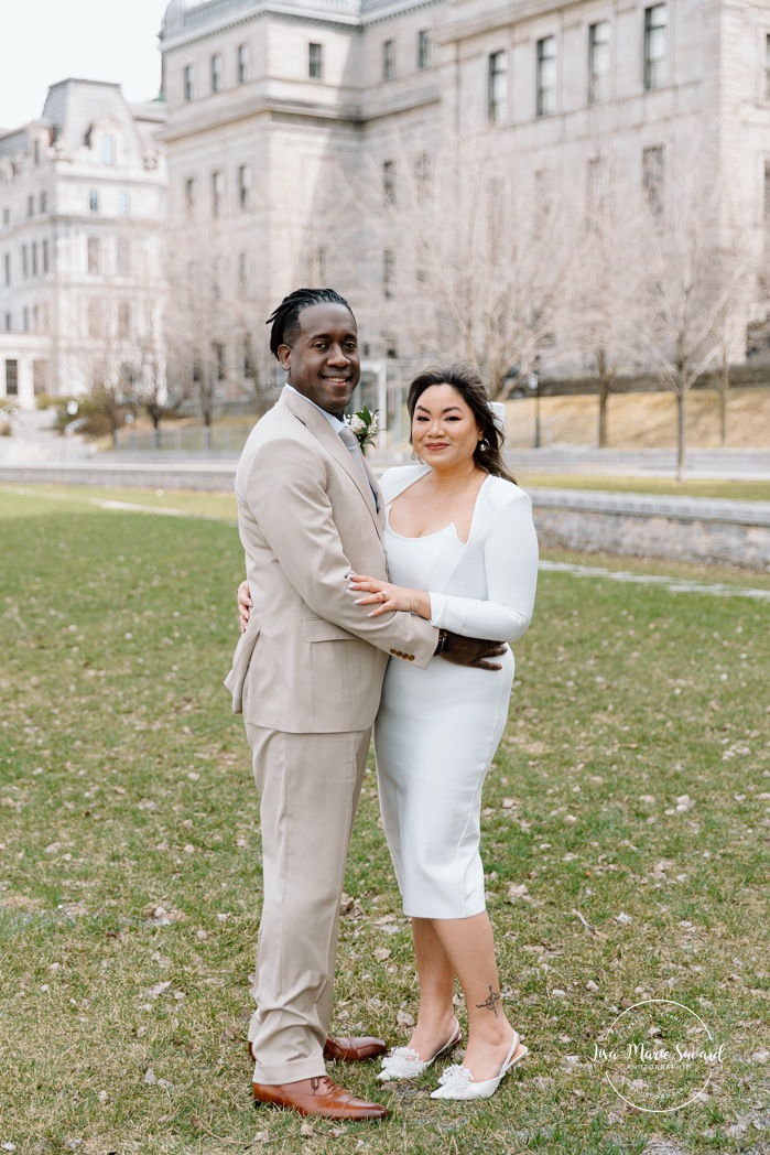 Montreal elopement wedding. Montreal courthouse elopement. Elopement à Montréal. Fugue amoureuse Montréal. Mariage au Palais de Justice de Montréal. Photographe de mariage à Montréal. Montreal wedding photographer. Biracial wedding photos. Mixed wedding photos. Black groom and Asian bride. 