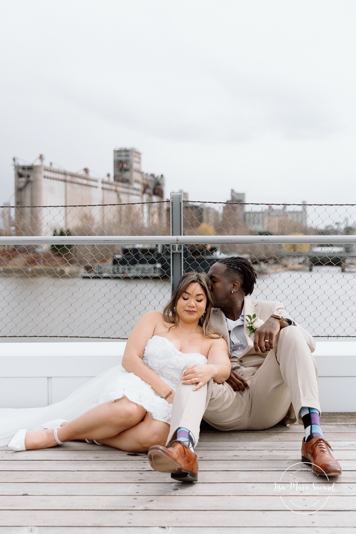 Urban wedding photos. Downtown wedding photos. Urban elopement photos. Old Montreal wedding photos. Montreal elopement wedding. Elopement à Montréal. Fugue amoureuse Montréal. Photographe de mariage à Montréal. Montreal wedding photographer.