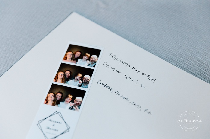 Wedding reception in dark art gallery. Mariage à Montréal au Livart. Montreal wedding at Le Livart. Photographe de mariage à Montréal. Montreal wedding photographer.