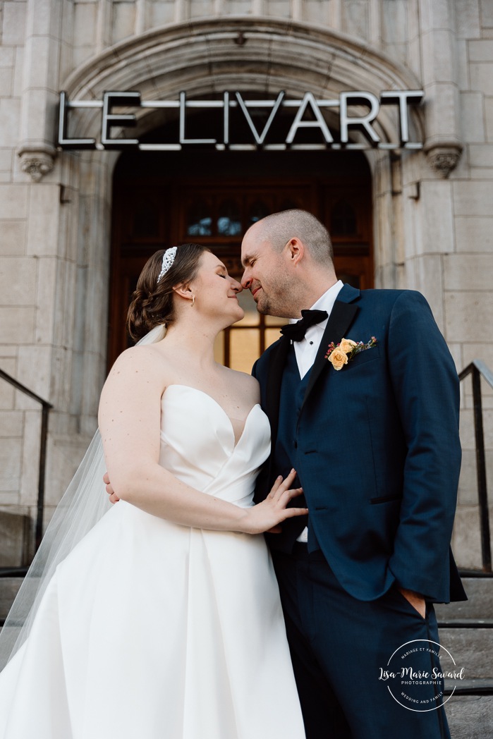 Urban wedding photos. Downtown wedding photos. Mariage à Montréal au Livart. Montreal wedding at Le Livart. Photographe de mariage à Montréal. Montreal wedding photographer.