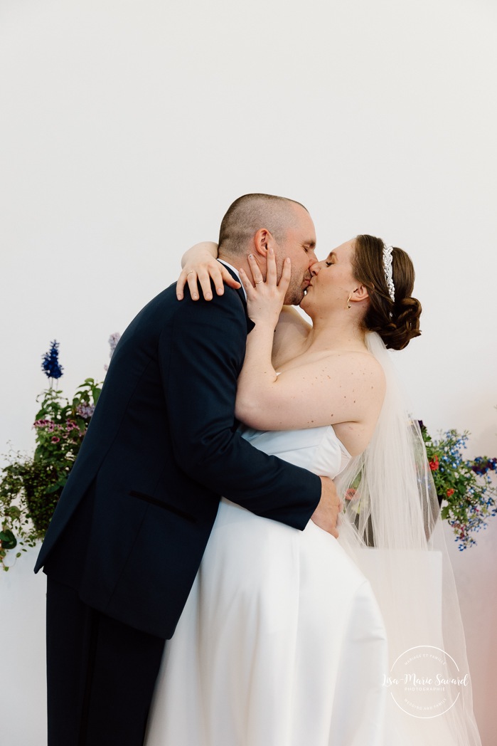 Art gallery wedding. Mariage à Montréal au Livart. Montreal wedding at Le Livart. Photographe de mariage à Montréal. Montreal wedding photographer.