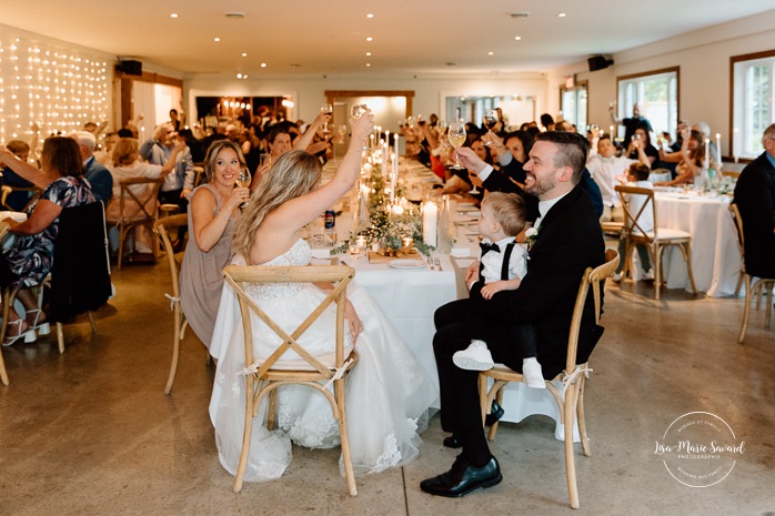 Candle light wedding reception. Romantic wedding decor. Photographe mariage à Montréal. Montreal wedding photographer. Mariage à Mouton Village. Mouton Village wedding.