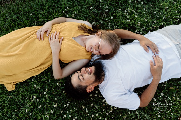 Lavender field engagement photos. Lavender field photo session. Golden hour engagement photos. Séance photo à la Maison Lavande. Maison Lavande photoshoot. Photos de fiançailles à Montréal. Montreal engagement photos.