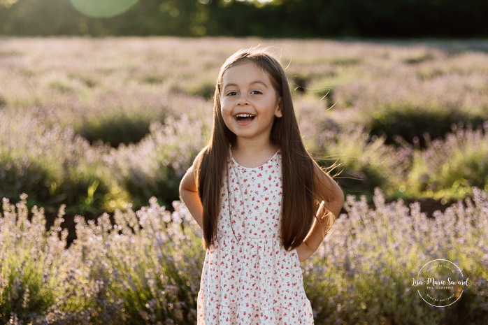 Lavender field family photos. Lavender field photo session. Family photos with dogs. Family photos with pets. Golden hour family photos. Séance photo à la Maison Lavande. Maison Lavande photoshoot. Photos de fiançailles à Montréal. Montreal engagement photos.