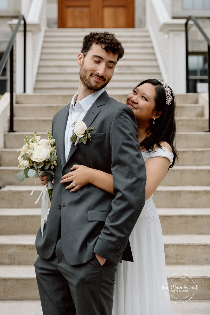 Urban wedding photos. Downtown Montreal wedding photos. Urban elopement photos. Elopement au centre-ville de Montréal. Elopement à Montréal. Downtown Montreal elopement. Photographe mariage Montréal. Montreal wedding photographer.