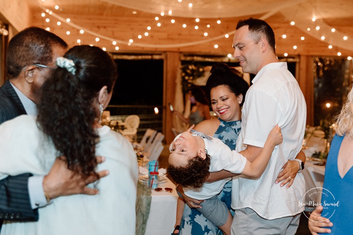 Wedding dancefloor under gazebo. Mariage à la Pointe-du-Moulin. Photographe mariage à Montréal. Pointe-du-Moulin wedding. Montreal wedding photographer.