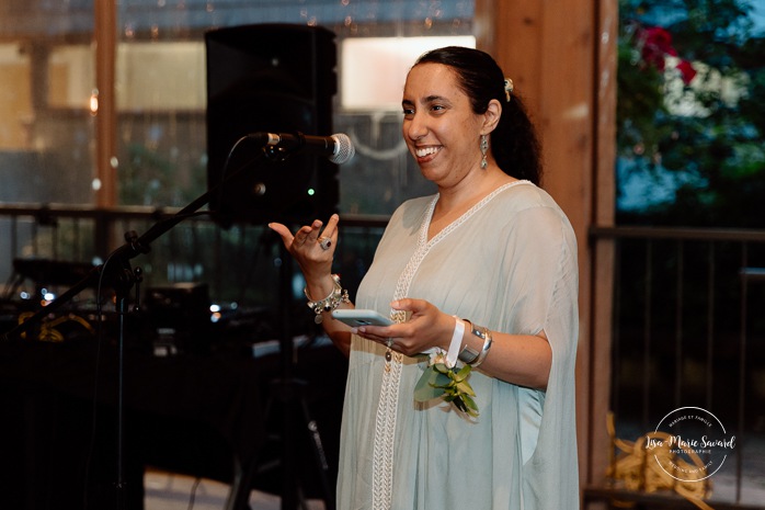 Maid of honour speech during the reception. Mariage à la Pointe-du-Moulin. Photographe mariage à Montréal. Pointe-du-Moulin wedding. Montreal wedding photographer.