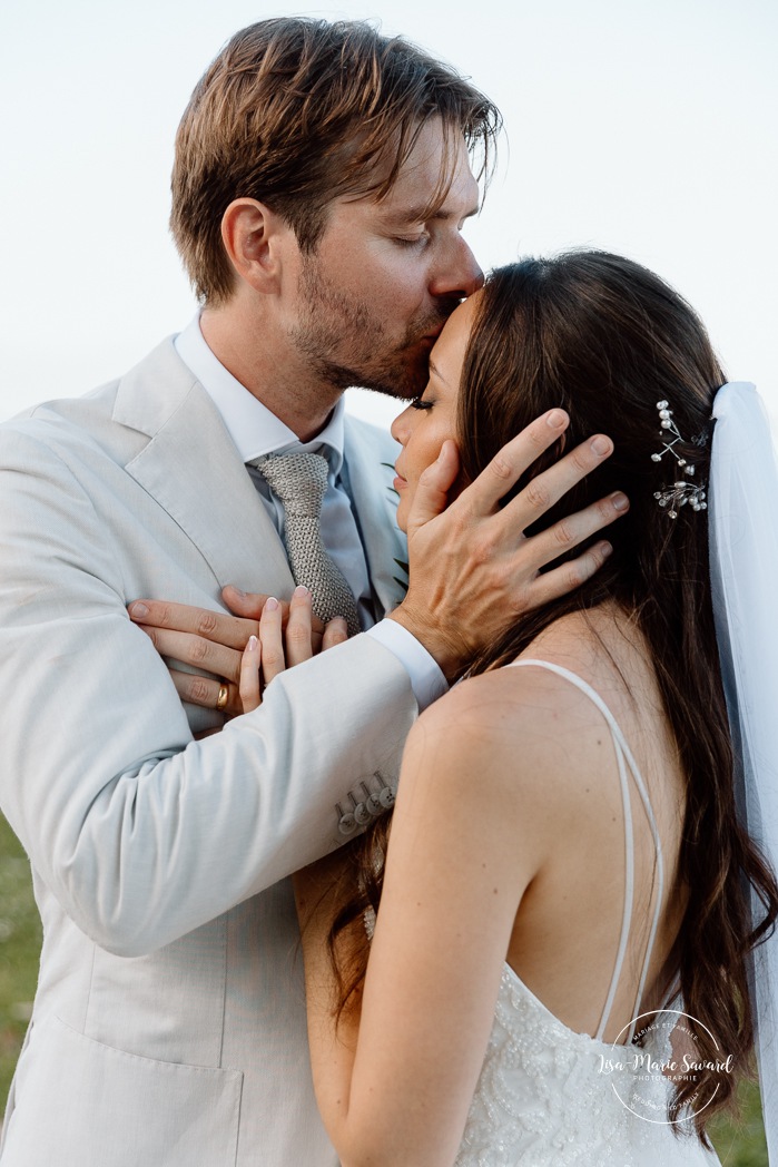 Windmill wedding photos. Mariage à la Pointe-du-Moulin. Photographe mariage à Montréal. Pointe-du-Moulin wedding. Montreal wedding photographer.